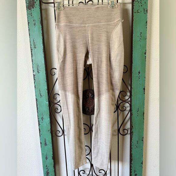 Outdoor Voices 2 toned leggings. size small. - Picture 3 of 6